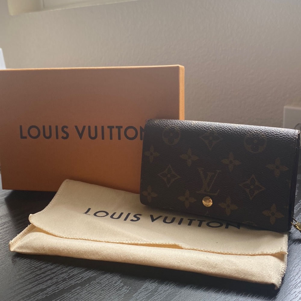 2000 LV Monogram Porte Trésor